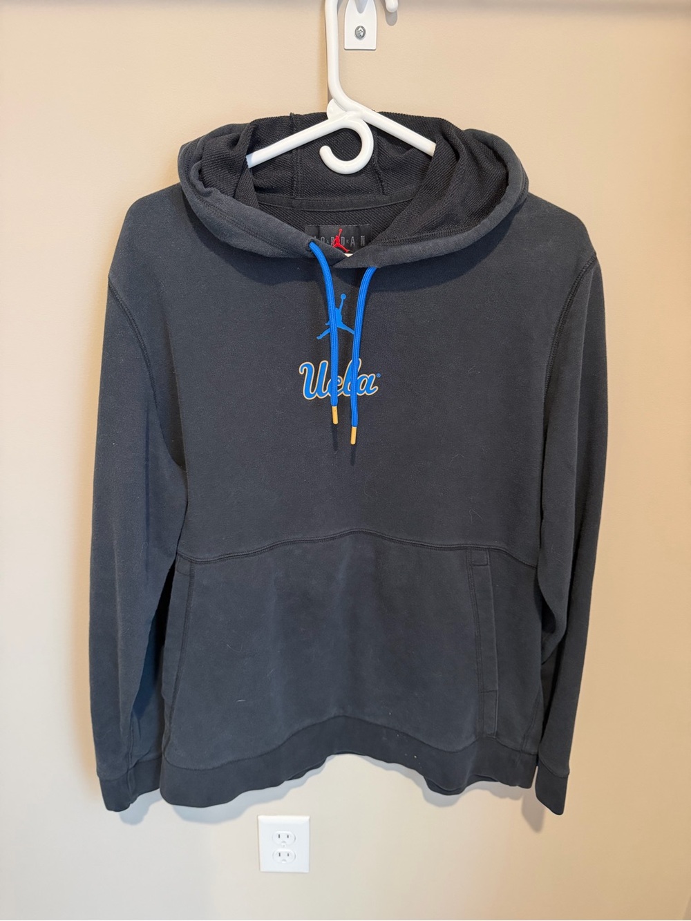 Nike Jordan UCLA bruins Hoodie Size L college football jumpman black hoodie